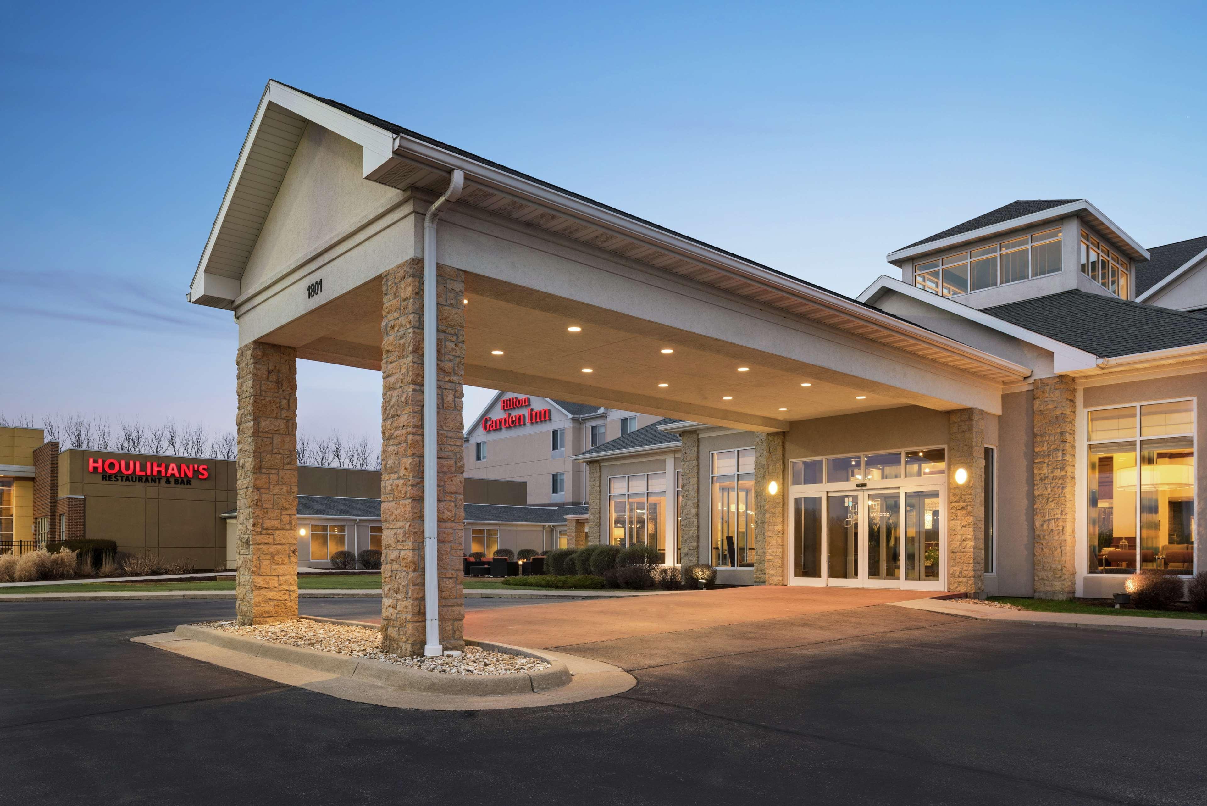 Hilton Garden Inn Dubuque Downtown Extérieur photo