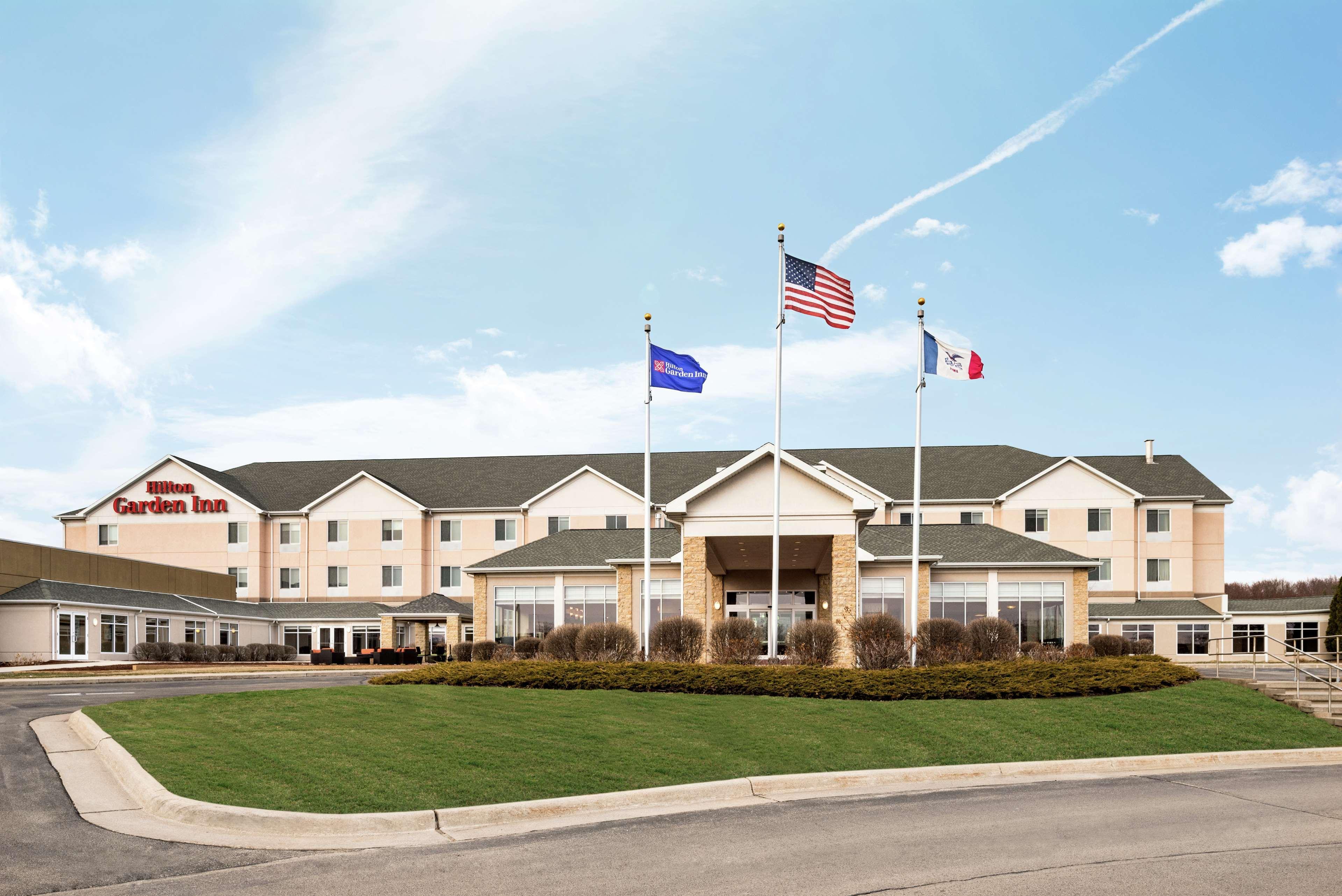 Hilton Garden Inn Dubuque Downtown Extérieur photo